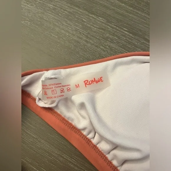 Bathing suit Medium - Picture 3 of 3